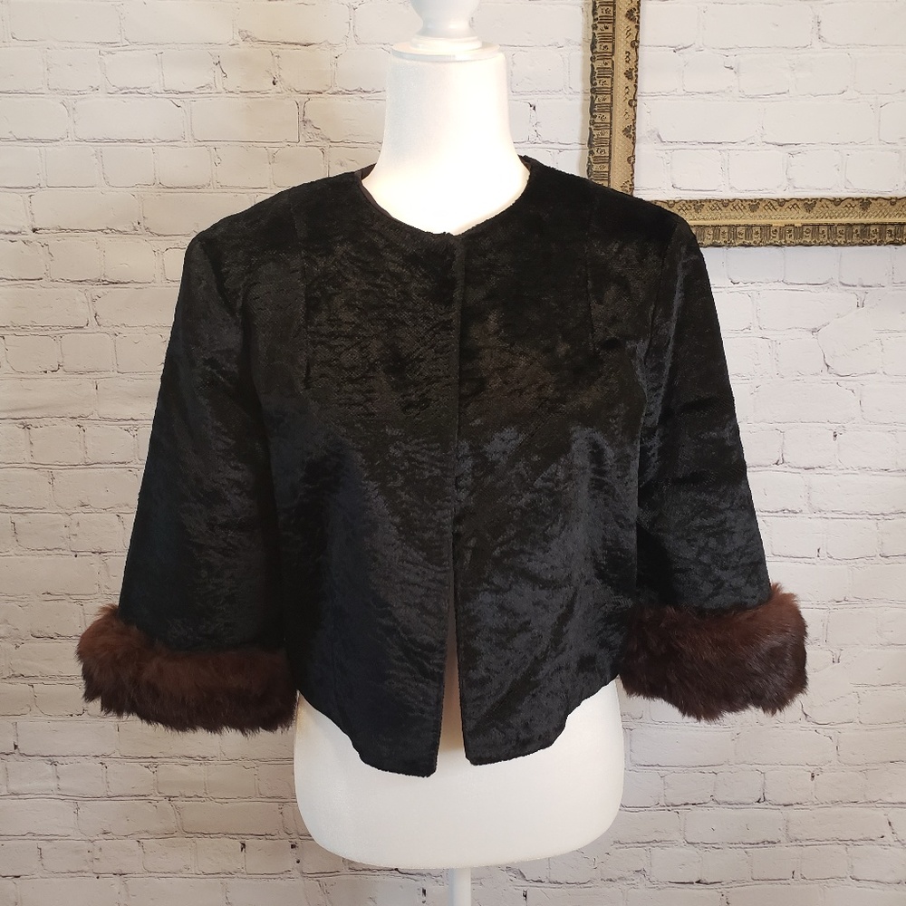 ✨Host Pick✨ Vintage Faux Fur & Velvet Coat